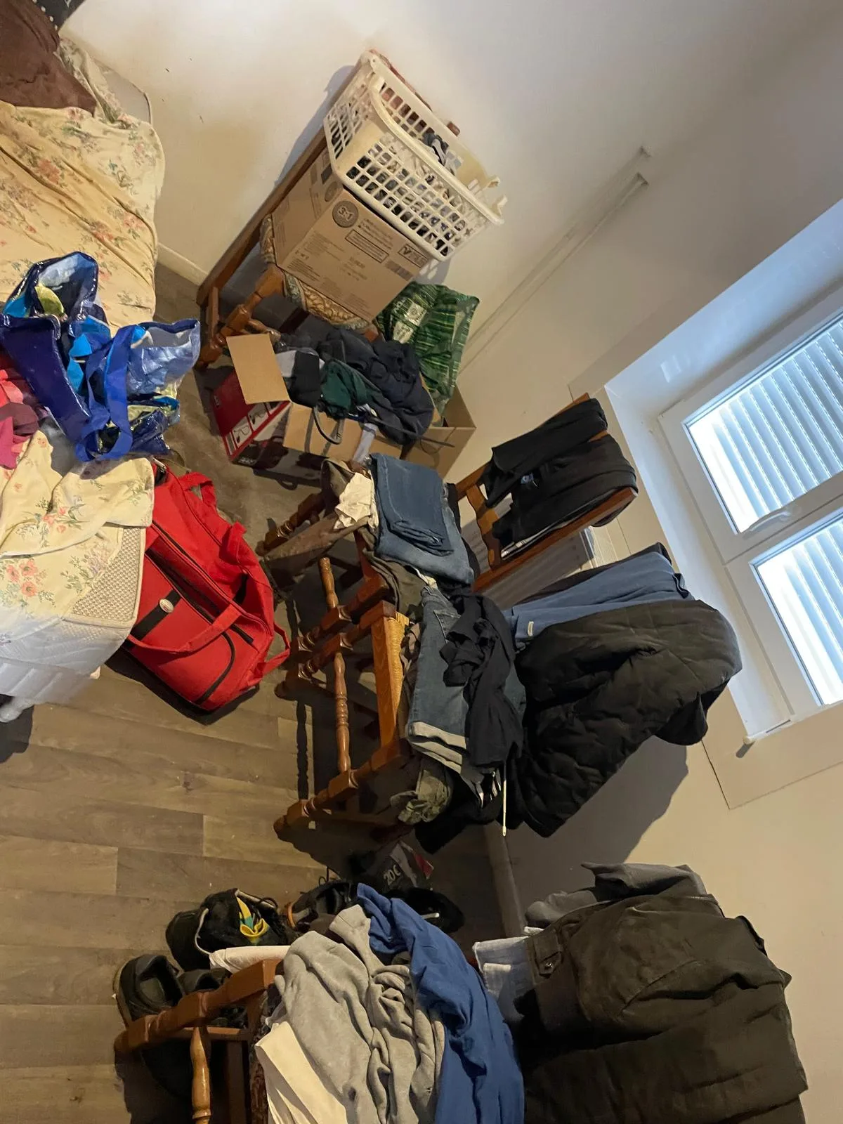 Que faire si l’on découvre des seringues, lames ou produits corrosifs au milieu des déchets ? Le rôle de SOS DC à Noisy-le-Grand et dans les communes voisines Que faire si l’on découvre des seringues, lames ou produits corrosifs au milieu des déchets ? Le rôle de SOS DC à Noisy-le-Grand et dans les communes voisines